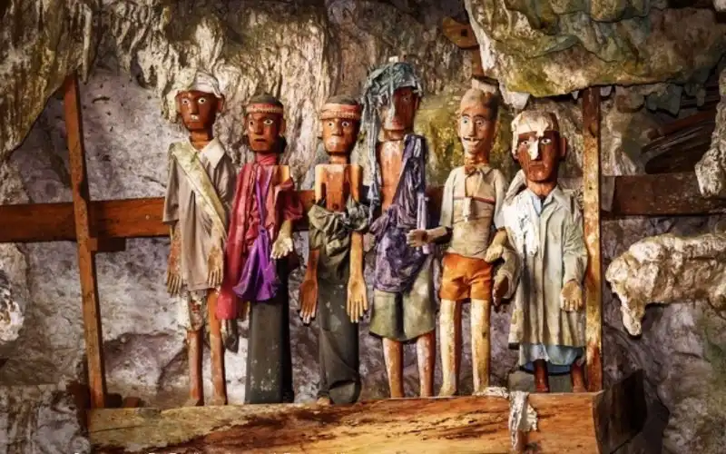 Ritual Kematian di Nusantara: Menghormati Kehidupan Melalui Perpisahan