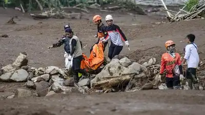 Update Longsor Cisarua, Tim SAR Berhasil Temukan 25 Jenazah dengan 100 Korban Lain dalam Masa Pencarian