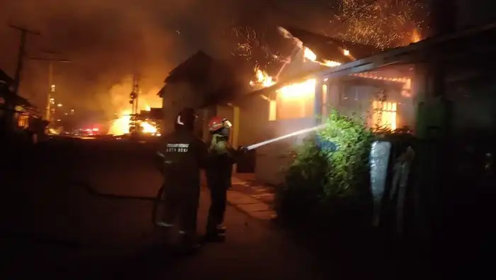 Geger Ledakan Gas di Bekasi, Api Hanguskan Gudang Elpiji dan Lukai Belasan Orang