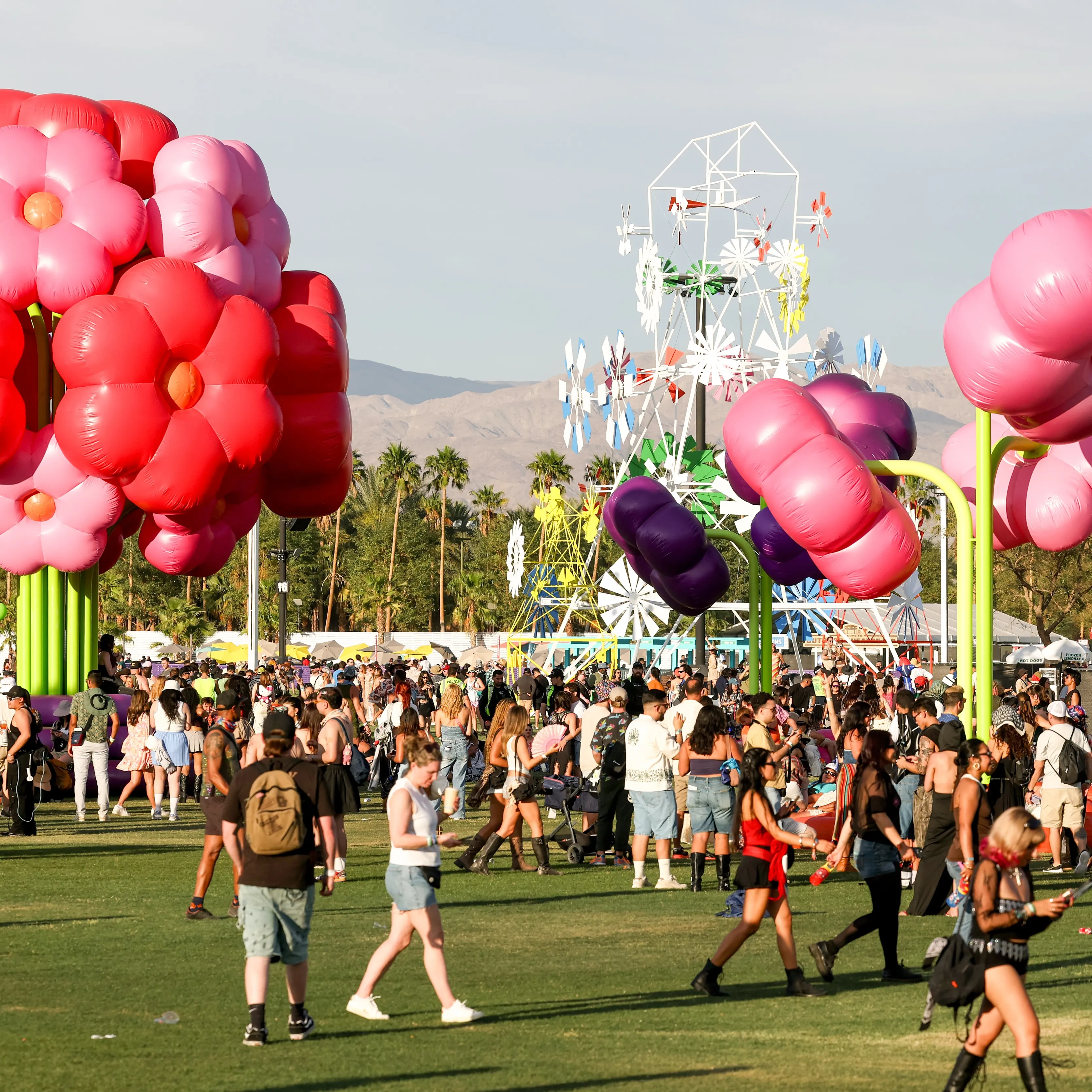Guncang California! Justin Bieber dan Sabrina Carpenter Resmi Jadi Headliner Coachella 2026