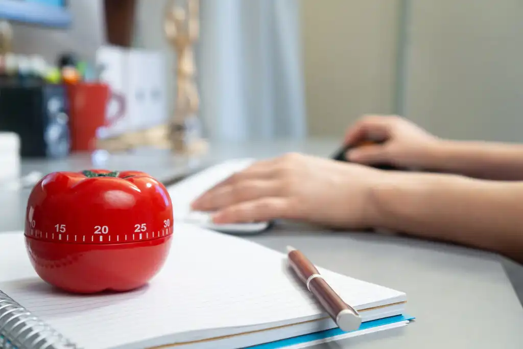 Anti-Prokrastinasi! Cara Menerapkan Teknik Pomodoro Agar Tugas Cepat Selesai