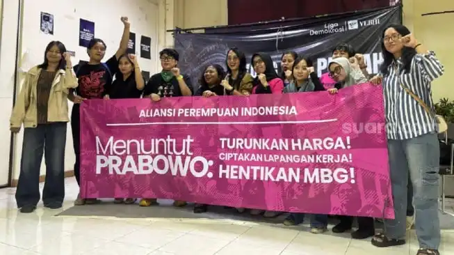 Aliansi Perempuan Indonesia Gelar Long March di Jakarta, Desak Pemerintah Turunkan Harga BBM