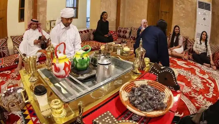 Bukan Sekadar Minuman, Mengenal Filosofi dan Etiket Minum 'Gahwa' Kopi Tradisional Arab