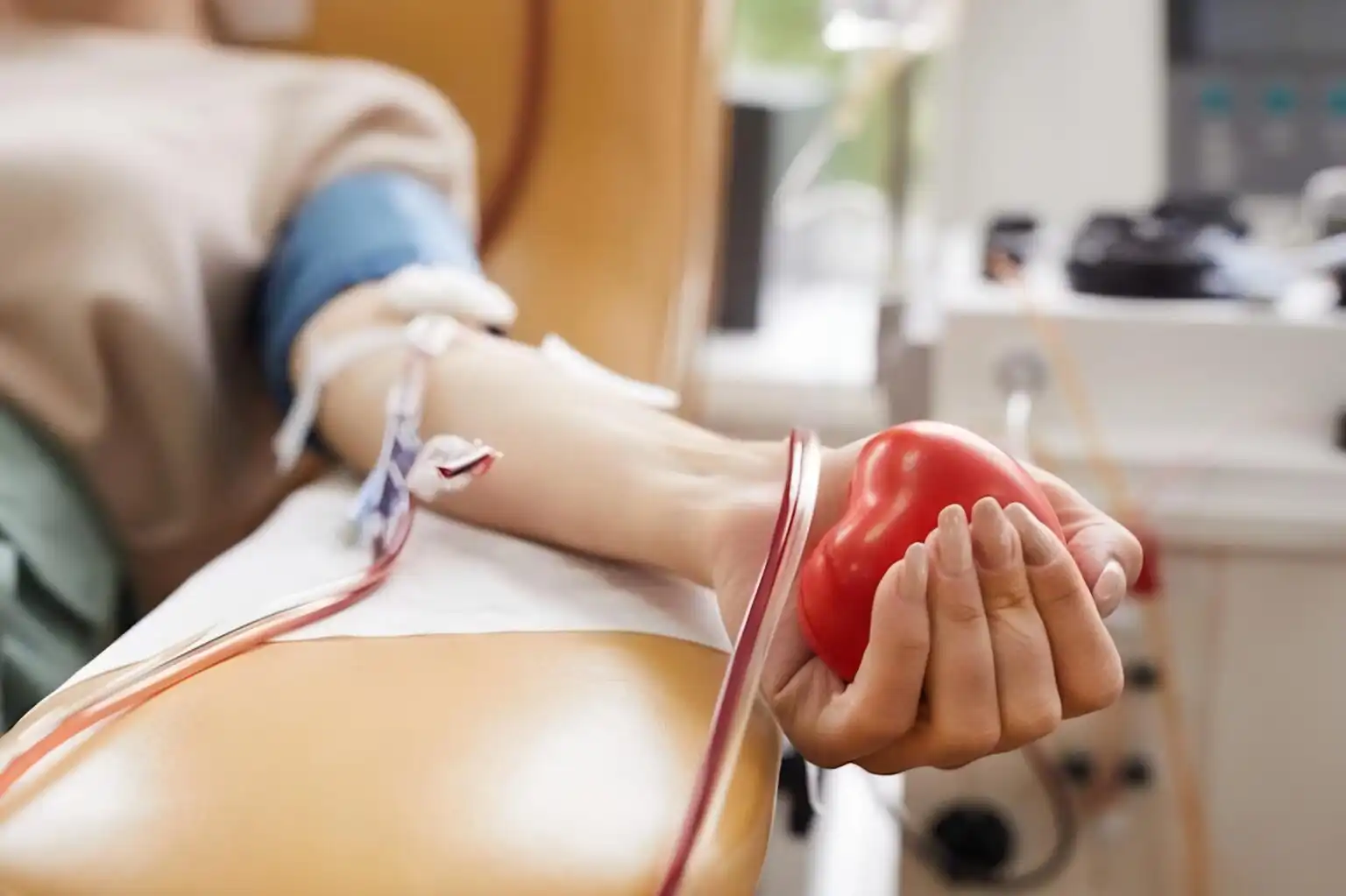 Punya Tato Gak Boleh Donor Darah? Simak 4 Miskonsepsi Seputar Donor yang Sering Salah Paham