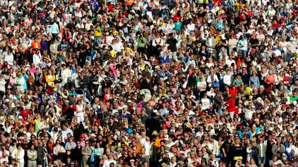Kilas Balik Hari Populasi Dunia: Menilik Tantangan Demografi Global Masa Kini