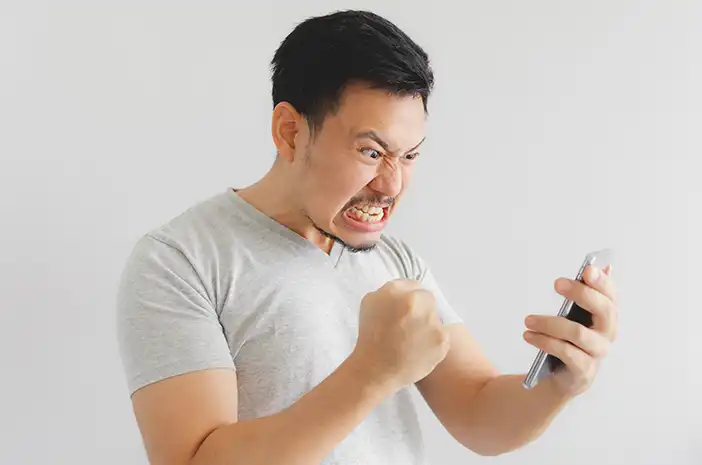 Sopir Sering Emosi di Tol? Ini Trik Atur Playlist dan Camilan Biar Perjalanan Tetap Adem