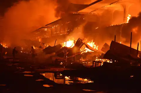Kebakaran Pasar Kanjengan Hanguskan Ratusan Lapak, Kerugian Capai Rp2,5 Miliar