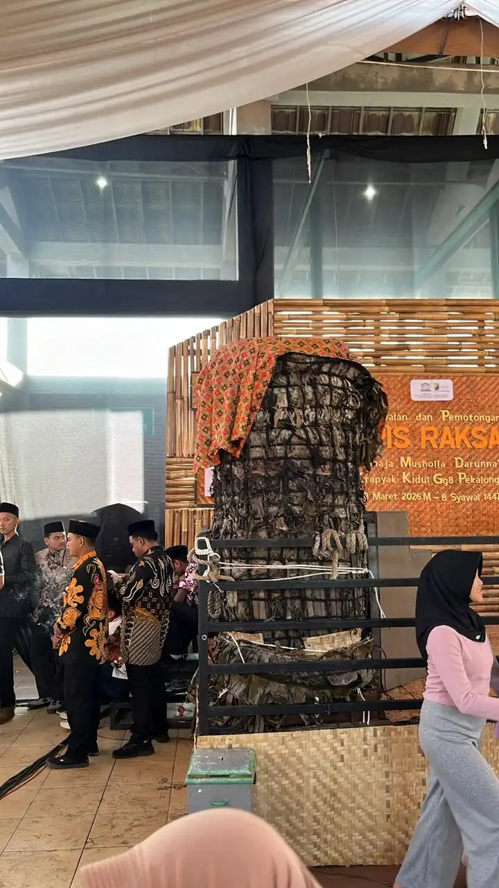 Ritual "Lopisan" di Krapyak: Makna Simbolis di Balik Lopis Raksasa