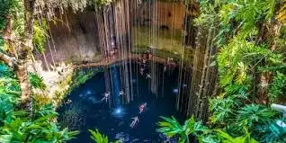Pintu Gerbang Dunia Bawah Tanah, Intip Pesona 'Cenote' Sumur Alami Suci Suku Maya di Meksiko