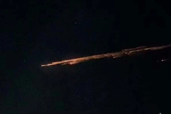 Fenomena Cahaya Misterius di Langit Lampung dan Sumbar, Pakar Bilang Bukan Meteor 
