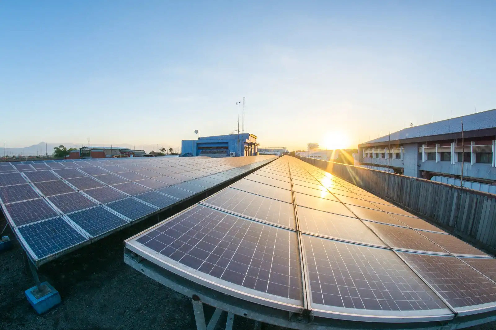 Daya Tarik Investasi Hijau, Langkah Strategis Indonesia Membangun Ekosistem Kendaraan Listrik dan Energi Terbarukan