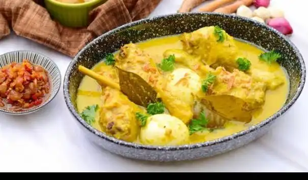 Sains Memanaskan Opor: Mengapa Santan Tak Boleh Mendidih Berulang dan Trik Simpan Sisa Agar Tak Basi