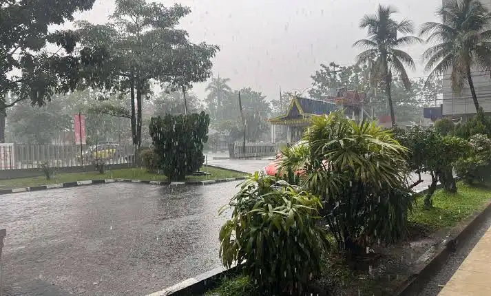 Fenomena 4 Pusaran Siklonik Aktif Bersamaan di Indonesia, BMKG Minta Warga Waspadai Risiko Longsor