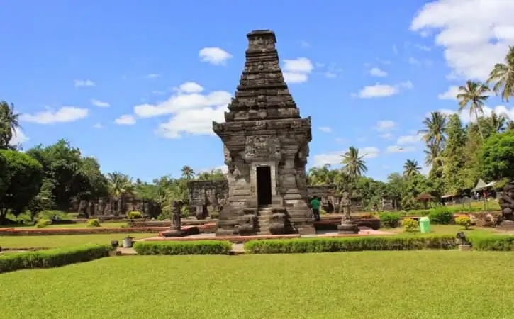 Menelusuri Makna Arsitektur Candi Penataran sebagai Pusat Religi dan Politik Majapahit