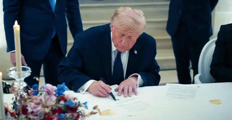 Teken Damai dengan Iran, Donald Trump Dihujani Kritik Pedas dari Internal Partai Republik