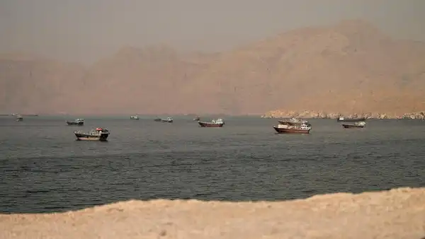 Selat Hormuz Tiba-Tiba Ditutup! Konflik Israel–Lebanon Diduga Jadi Pemicu