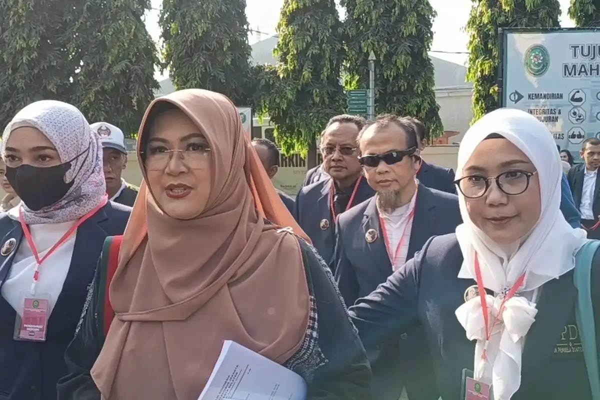Kembali Bikin Heboh, Dokter Tifa Klaim Jokowi Tak Pernah Diundang UGM Selama Jadi Pejabat