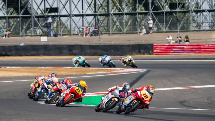 Finis Kesembilan di Moto3 GP Inggris 2026, Veda Ega Pratama Kokoh di Urutan Keenam Klasemen