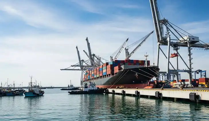 Kokoh Diterjang Ombak! Ini Rahasia Tiang Dermaga Gak Hancur Terkikis Air Garam