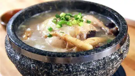 Samgyetang, Sup Ayam Ginseng yang Jadi Rahasia Warga Korea Melawan Cuaca Panas