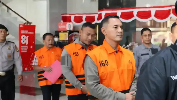 Staf KPK dan Ayahnya Peras Bupati Pemalang Rp2 Miliar Janjikan Penghentian Perkara Korupsi