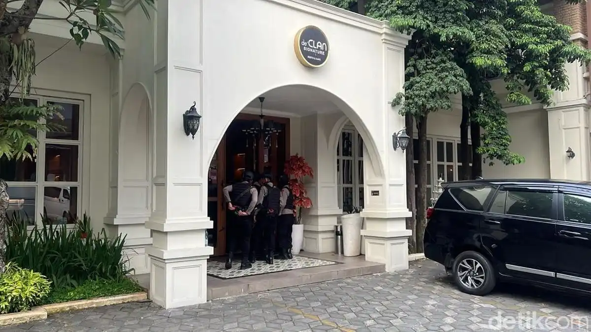 Warga Cipete Geger! Kafe dan Money Changer Mendadak Dikepung Polisi, Ternyata Ini Kasus di Baliknya
