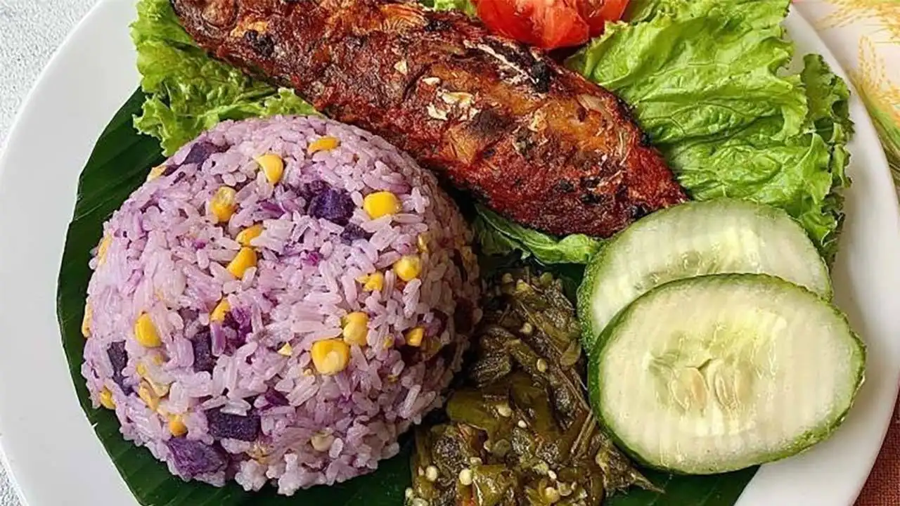 Nasi Subut, Nasi Ungu Khas Kalimantan yang Kaya Nutrisi dan Unik