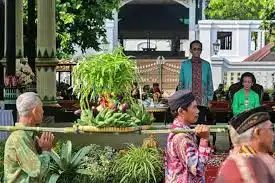 Ribuan Lurah DIY Sowan ke Sultan: Makna Penghormatan dan Gotong Royong dalam Tradisi Jawa