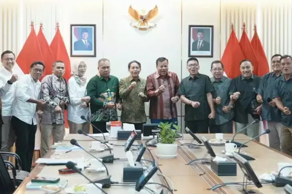 Usut Korupsi Kuansing, KPK Dalami Tiga Pertemuan Raja Juli Antoni dan Suhardiman Amby
