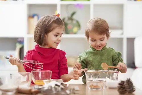 Belajar dari Si Kecil: 5 Sifat Anak-Anak yang Wajib Dimiliki Kembali oleh Orang Dewasa