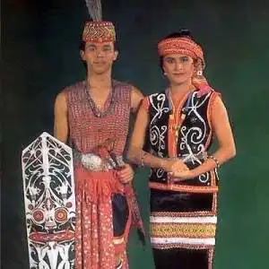 Mengenal King Baba dan King Bibinge, Pakaian Adat Kalimantan Barat yang Sarat Makna