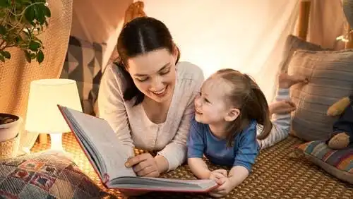 Gak Pakai Paksaan! Ini 5 Trik Menumbuhkan Minat Baca Anak Sejak Dini