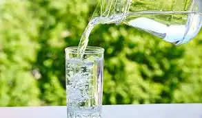 Strategi Hidrasi 2-4-2: Rahasia Tubuh Tetap Segar dan Fokus Meski Berpuasa 13 Jam