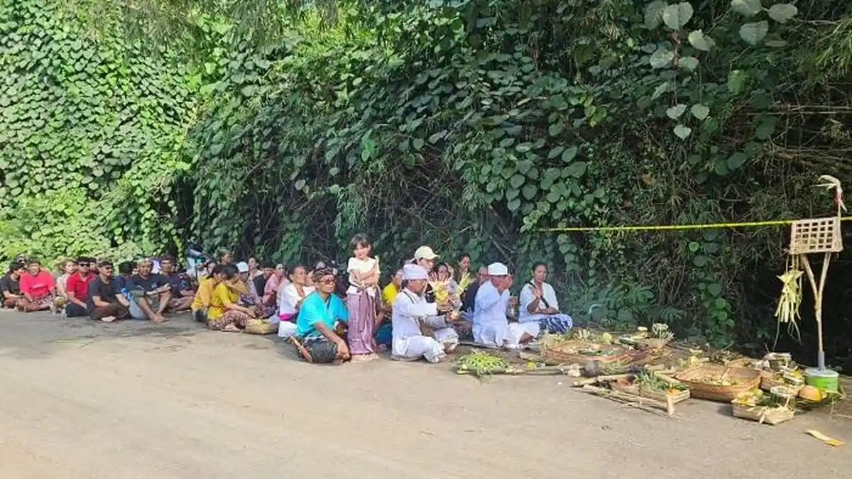 Tangis Keluarga Pecah di Tukad Bubuh, Ritual Mecaru Digelar untuk Ungkap Pembunuh Man Colik!