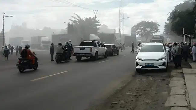 Pabrik Kimia MCCI Cilegon Meledak, Warga Segera Laporkan ke DLH dan Polisi Setempat 