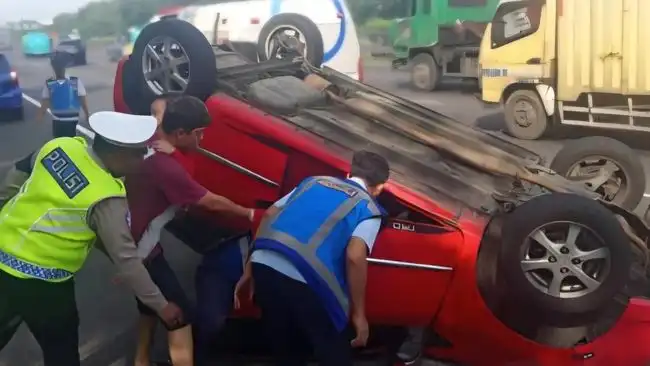 Viral Ban Pecah Massal di Jagorawi, Jasa Marga Minta Maaf dan Siap Ganti Rugi