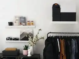 Bikin Lemari Plong dan Pikiran Tenang, Saatnya Beralih ke Tren 'Capsule Wardrobe' di Tahun 2026