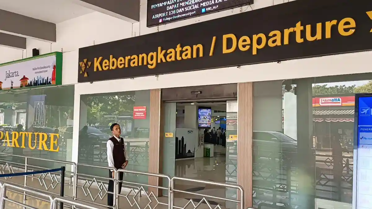 Imbas Erupsi Anak Krakatau: Bandara Halim Ditutup, 31 Penerbangan Batal dan Ribuan Penumpang Gagal Terbang.