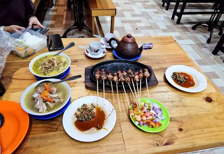 5 Wisata Kuliner Legendaris di Tegal yang Buka Sejak Puluhan Tahun dan Selalu Rela Antre