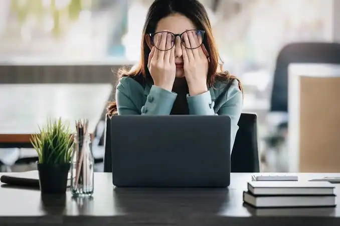 Mengatasi Corporate Anxiety Tanpa Over-Sharing