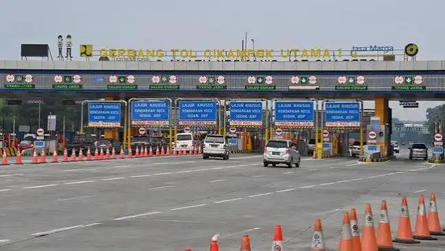 Bukan Buat Santai! Ini Alasan Kenapa Lajur Kanan Jalan Tol Cuma Buat Menyalin