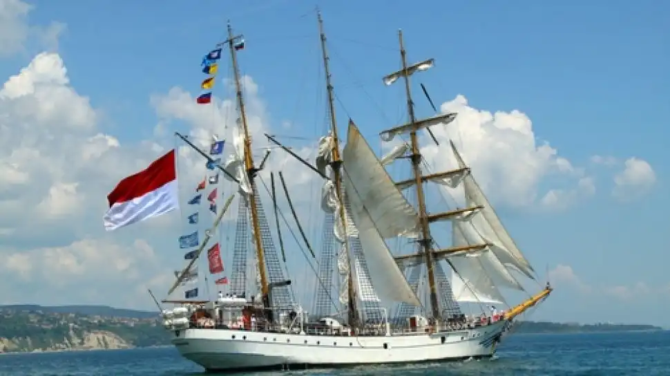 Kehebatan Pelaut Kepulauan Riau dalam Menaklukkan Selat Malaka Melalui Tanda-Tanda Alam dan Kearifan Lokal