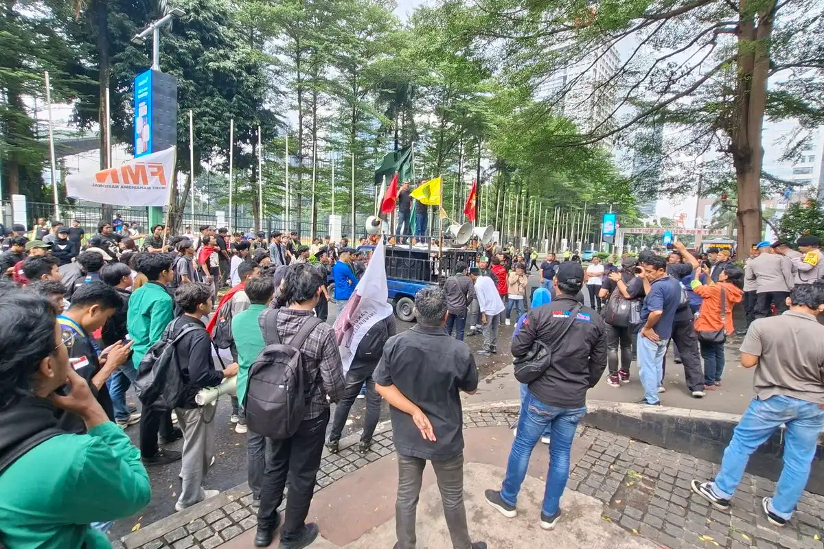 Jelang HUT Ke-81 RI, Aliansi Cipayung Merdeka Bawa 'Tuntutan 08' di Patung Kuda 