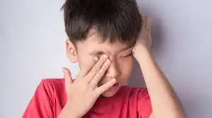 Jangan Asal Gosok! Alasan Medis Mengucek Mata Bisa Bikin Kornea Jadi Lancip