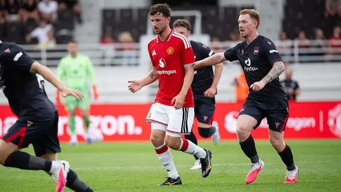 Man United Tumbang dari Wrexham di Laga Pramusimpertama, Andrey Santos Resmi Debut Rp1 Triliun lebih!