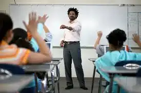 Riset Ungkap Kehadiran Guru Kulit Hitam Tingkatkan Prestasi Siswa, tapi Profesinya Masih Didominasi Kulit Putih