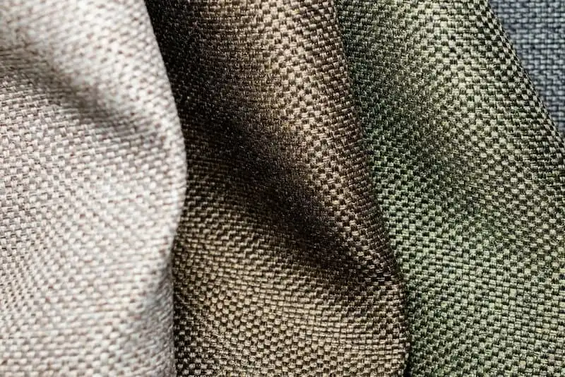 Bau Keringat Gak Hilang-hilang? Ternyata Ini Alasan Baju Poliester Lebih Cepat Bau dibanding Katun