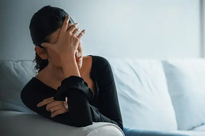 Lawan Sunday Scaries: 5 Cara Ampuh Usir Cemas Menjelang Senin Tanpa Bergantung pada Kafein