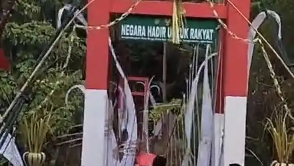 Baru Diresmikan, Jembatan Gantung Pongpet Pangandaran Ambruk Saat Dilewati Rombongan Bupati