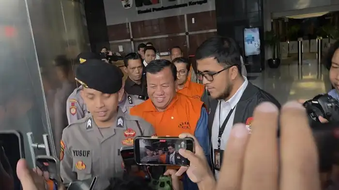 KPK Usut Aliran Dana Suap Kuansing, Selidiki Dugaan Keterlibatan Menhut Raja Juli Antoni